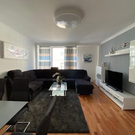 Monterey Apartment Wina Bagian luar foto